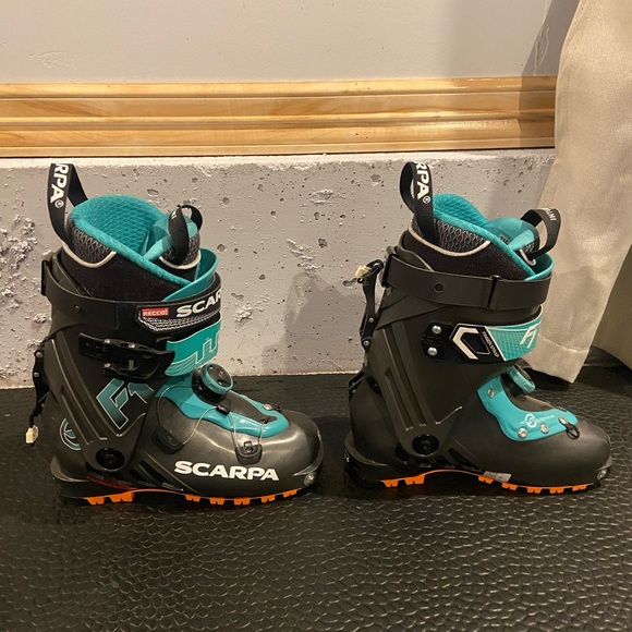 Scarpa F1 Woman’s Touring Boot - Size 23.5 - Picture 2 of 4